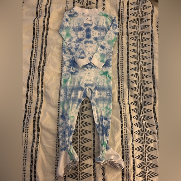 2 Burt’s Bees Baby 6-9 month sleep and play outfits - Picture 7 of 10